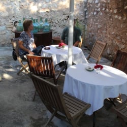 Bodega Ribas - Outdoor tasting area