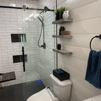 Deco Kitchen and Bath - Master bathroom - General Contractors Near Me