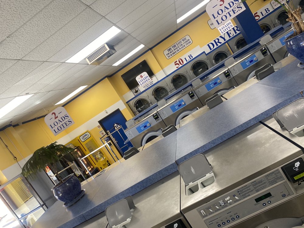 4 SEASON LAUNDROMAT Updated July 2024 10 Photos & 18 Reviews 5173