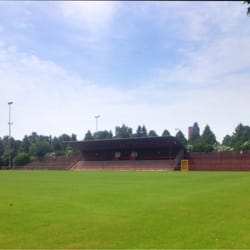 Sportplatz Hagenbeckstraße - Fußballplatz neben dem Eislauf-Zentrum bei Hagenbeks