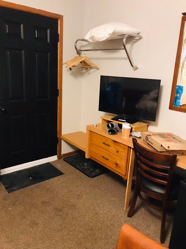 NORWOOD MOTEL Updated October 2024 1100 Highway 17, Terrace Bay