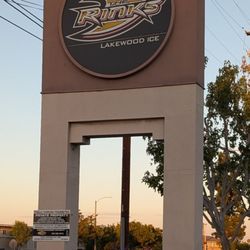 The Rinks - Lakewood ICE - Streetside sign