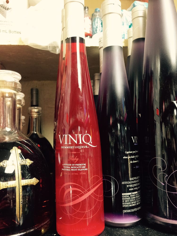 RED CIRCLE LIQUORS Updated August 2024 15 Photos 2301 Federal St