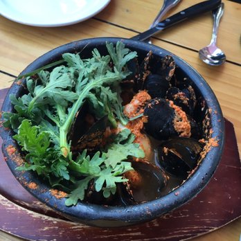 Mott St - Miss els & Clams - Asian Fusion Near Me - Chicago, Illinois