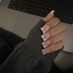 Bliss Nails - Duck frenchies