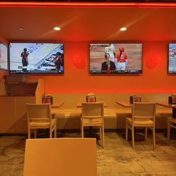 Heavy Handed - Indoor seating. Sports tv - Burgers Near Me - Los Angeles, California
