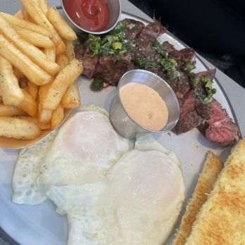 4747 LIC - Steak & eggs - Mediterranean Near Me - Long Island City, New York