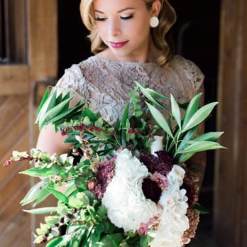 Planning For Paradise - Engagement Session. Floral by Planning For Paradise. - Wedding Planning Near Me Planning For Paradise - Engagement Session. Floral by Planning For Paradise. - Wedding Planning Near Me