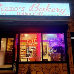 Storefront (12/20/21). @RizzosBakery #JerseyCity #ItalianFood #Bakery #Pizza #Pasta #Cannoli #FoodPorn Storefront (12/20/21). @RizzosBakery #JerseyCity #ItalianFood #Bakery #Pizza #Pasta #Cannoli #FoodPorn