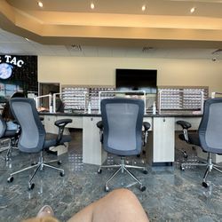 Tic Tac Day Spa - Dips and more wall.