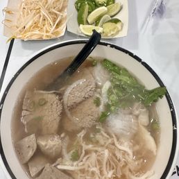 Pho Dac Biet (Combo pho) Pho Dac Biet (Combo pho)