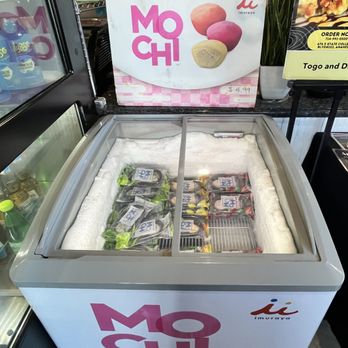 Toyo Sushi & Roll - nice selection of mochi - Sushi Bars Near Me - Anaheim, California