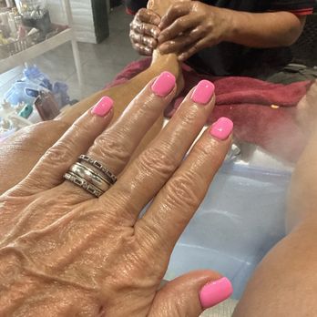 Luxx Nail Bar - I just love Hanna for my nails. And Tommy for my feet - Nail Salons Near Me - Floresville, Texas