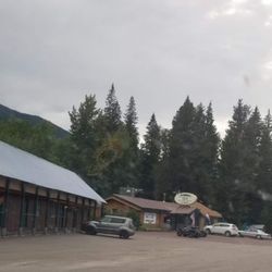 Glacier Haven RV & Campground - Glacier Haven Inn parking.