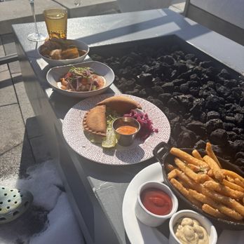 Sly Rooftop Bar - Truffle fries, empanadas, ceviche - Breakfast & Brunch Near Me - Washington, DC, District of Columbia