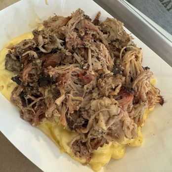 Henderson & Kane - Pulled pork Meaty Mac Special - Barbeque Near Me - Houston, Texas