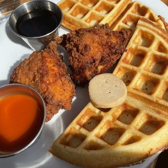 Walter's - Fried Chicken And Waffles - New American Near Me - Brooklyn, New York