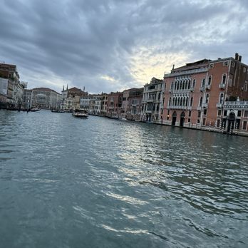 Canal Grande - Landmarks & Historical Buildings Near Me