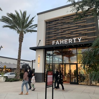 Faherty Manhattan Village - Men's Clothing Near Me - Manhattan Beach, California