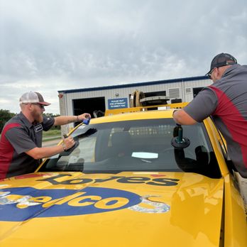 ShinePro Services - truck windshield mobile service - Windshield Installation & Repair Near Me - Oklahoma City, Oklahoma