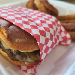 Green chili burger & onion rings