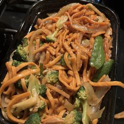 Veggie lo mein