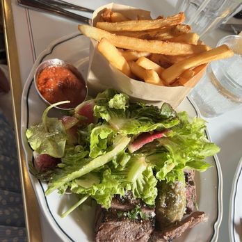 Fete - Steak and fries - New American Near Me - Honolulu, Hawaii