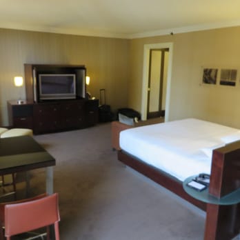 Hyatt Regency Chicago - East Tower - Regular King-Bed Room - Hotels Near Me - Chicago, Illinois