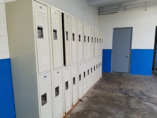 Hawthorne Pool by null