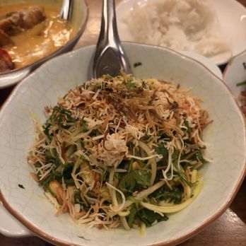 Lom Wong - yam mamuang boran - Thai Near Me - Phoenix, Arizona Lom Wong - yam mamuang boran - Thai Near Me - Phoenix, Arizona
