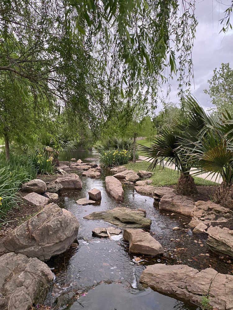 Mandolin Gardens Park Image