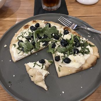 Prairie Canary Restaurant & Bar - Daily Flatbread - Burgers Near Me - Grinnell, Iowa