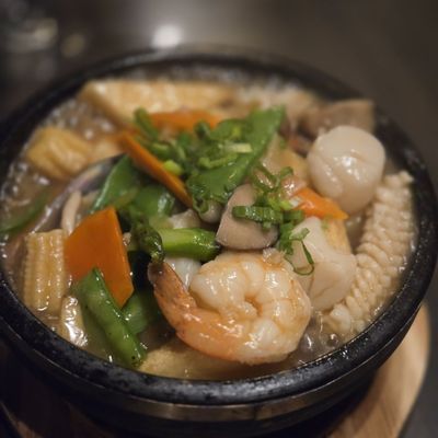 Tanka Modern Asian Cuisine & 川渝印象 by null