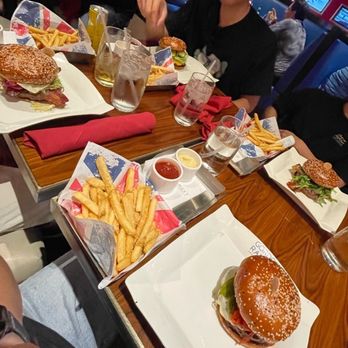 Gordon Ramsay Burger Las Vegas - We all got burger and fries lol - Burgers Near Me - Las Vegas, Nevada Gordon Ramsay Burger Las Vegas - We all got burger and fries lol - Burgers Near Me - Las Vegas, Nevada