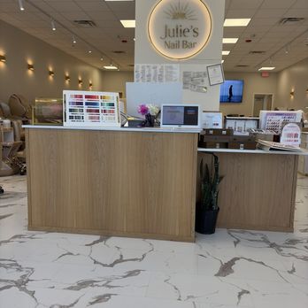 Julie's Nail Bar - Nail Salons Near Me - Grand Forks, North Dakota