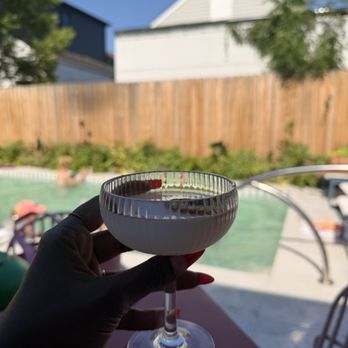Sunnies Poolside - Bars Near Me - New Orleans, Louisiana Sunnies Poolside - Bars Near Me - New Orleans, Louisiana