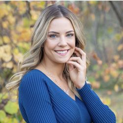 Esthi Emma - Hi, I am Emma and I am here to help you achieve healthy skin and flawless brows.
