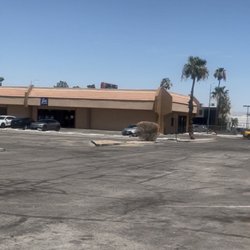 Sahara West Urgent Care & Wellness - Urgent care parking lot
