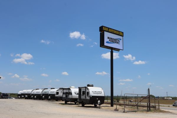 San Antonio RV's, 4144 W Interstate 10, Seguin, TX 78155, US