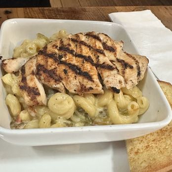 Flatiron bites & brews - Green chile man n cheese - Cocktail Bars Near Me - Albuquerque, New Mexico