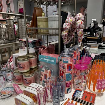 Francesca's - Women's Clothing Near Me - Paramus, New Jersey Francesca's - Women's Clothing Near Me - Paramus, New Jersey
