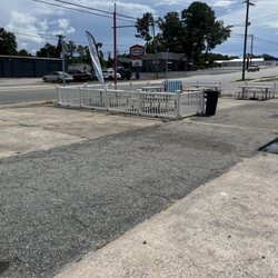 Pelican's SnoBalls - Outside pelicans