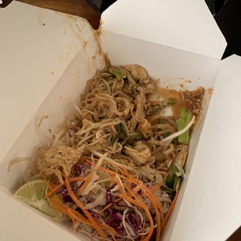 Issaya Thai Cuisine - Chicken Pad Thai. - Thai Near Me - Shoreline, Washington Issaya Thai Cuisine - Chicken Pad Thai. - Thai Near Me - Shoreline, Washington