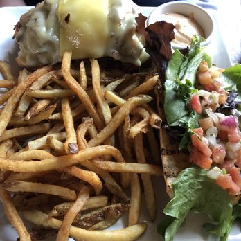 DeSotos Eatery - Gastropubs Near Me - Toronto, Ontario