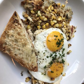 Maplewood Kitchen and Bar - Chicken hash w/o bell peppers tomatoes or onion - Breakfast & Brunch Near Me - Cincinnati, Ohio