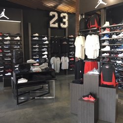 Shoe Palace