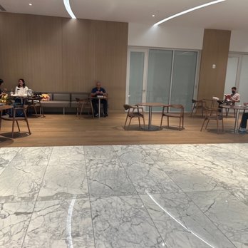 Cafe Daisy - Seating area - Coffee & Tea Near Me - Honolulu, Hawaii