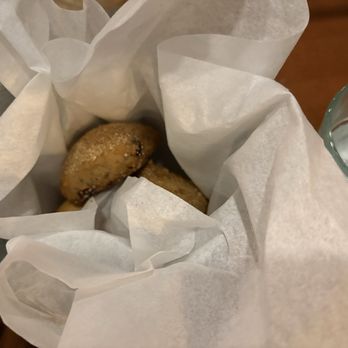 Square Grouper - Yummy cranberry bread in the basket - Bars Near Me - Key West, Florida