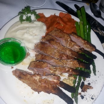 John Henry's - Love rack of lamb tradicional style - American Near Me - Palm Springs, California John Henry's - Love rack of lamb tradicional style - American Near Me - Palm Springs, California