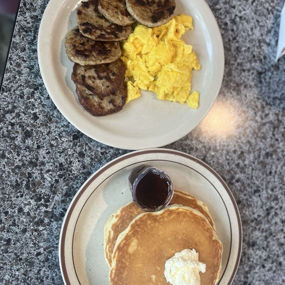 Golden Nugget - American Near Me - Chicago, Illinois